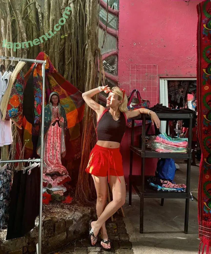 Courtney Miller nude photo #0518 (co_mill / courtney.miller / typicalvlogs)