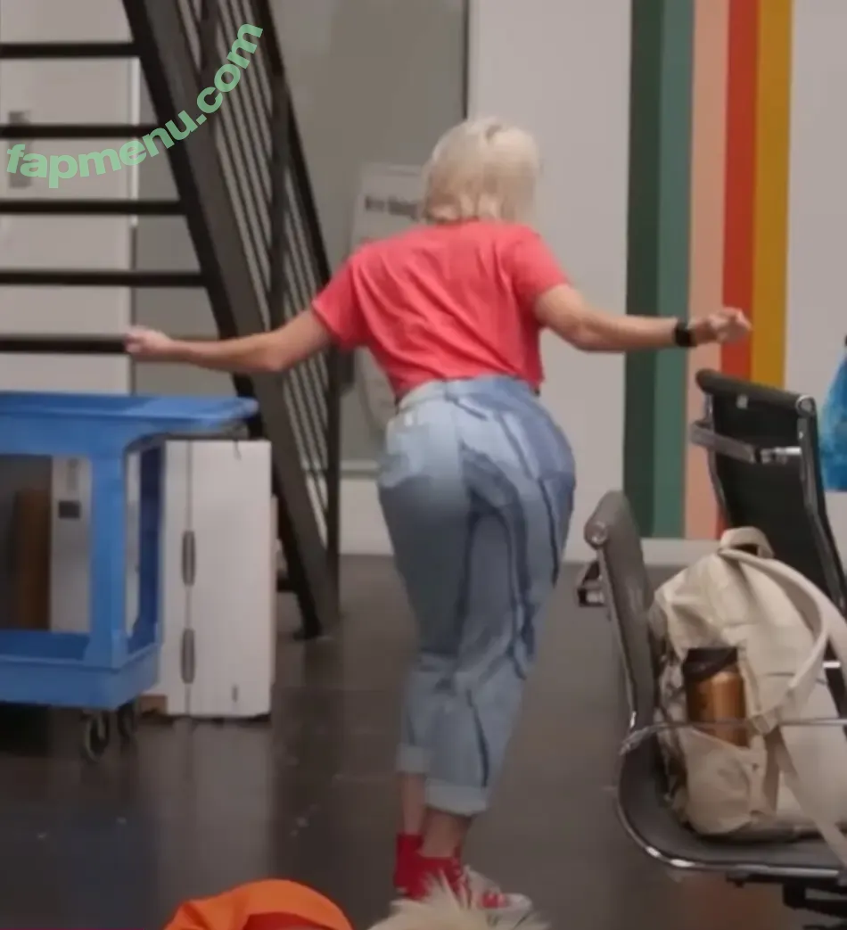 Courtney Miller nude photo #0553 (co_mill / courtney.miller / typicalvlogs)