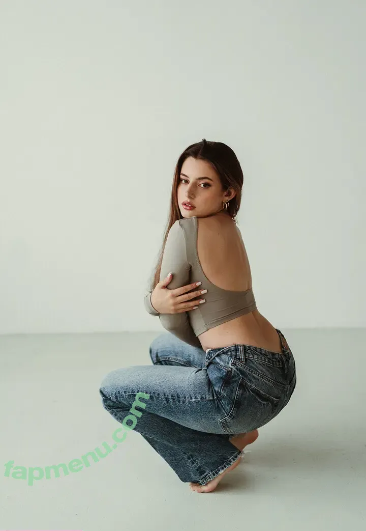 Courtney Miller nude photo #0569 (co_mill / courtney.miller / typicalvlogs)