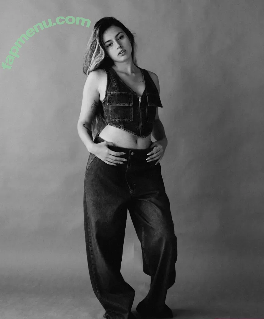 Courtney Miller nude photo #0580 (co_mill / courtney.miller / typicalvlogs)