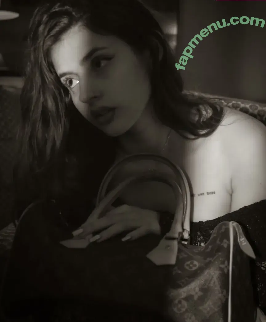 Courtney Miller nude photo #0584 (co_mill / courtney.miller / typicalvlogs)