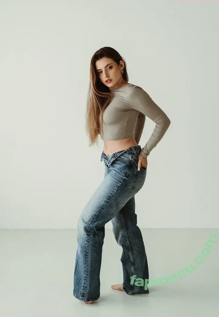 Courtney Miller nude photo #0599 (co_mill / courtney.miller / typicalvlogs)