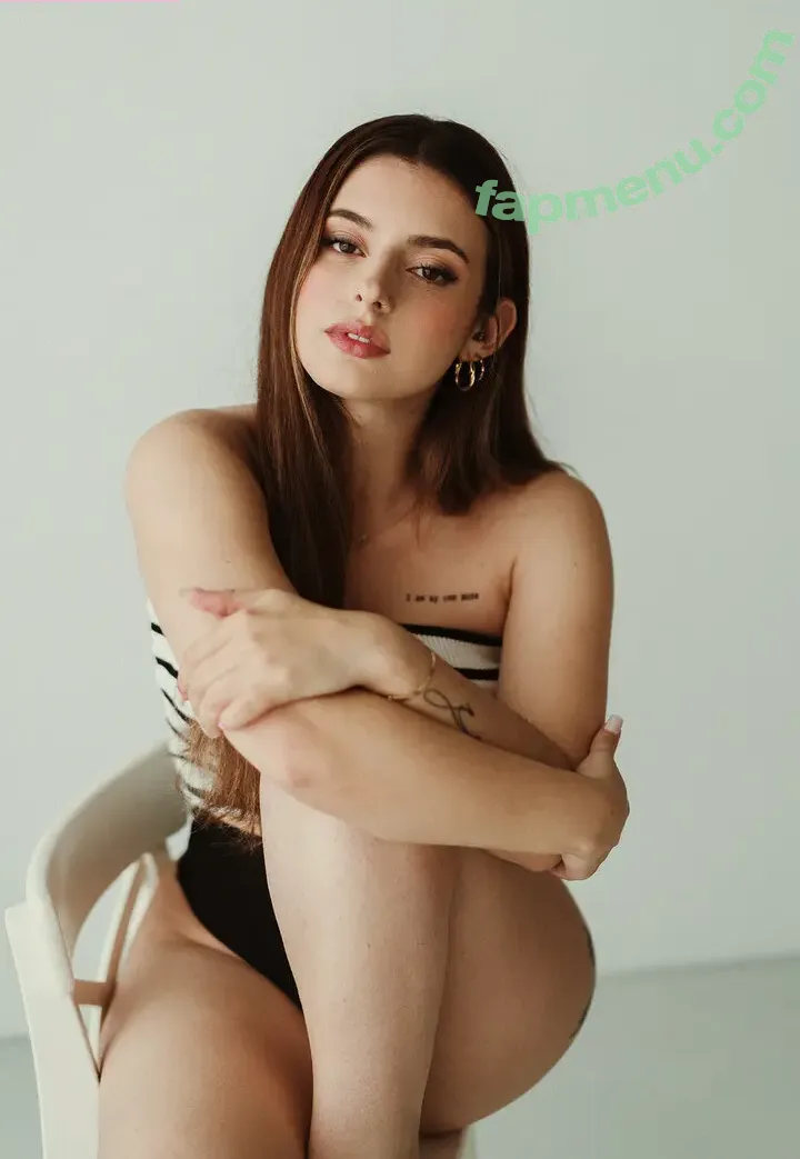 Courtney Miller nude photo #0601 (co_mill / courtney.miller / typicalvlogs)