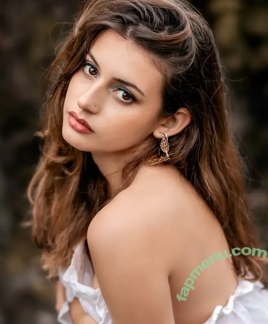 Courtney Miller nude photo #0621 (co_mill / courtney.miller / typicalvlogs)