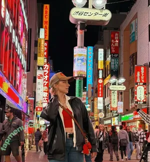 Courtney Miller / co_mill / pikagurlx / typicalvlogs nude photo #1002