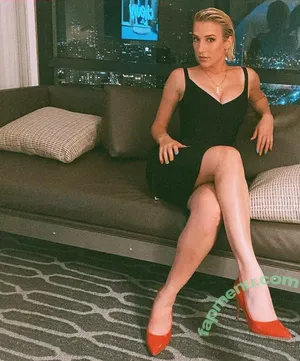 Courtney Miller / co_mill / typicalvlogs nude photo #1038