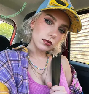 Courtney Miller / co_mill / typicalvlogs nude photo #1043