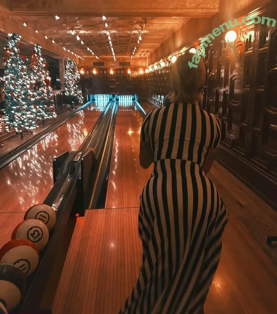 Courtney Miller nude photo #1018 (co_mill / typicalvlogs)