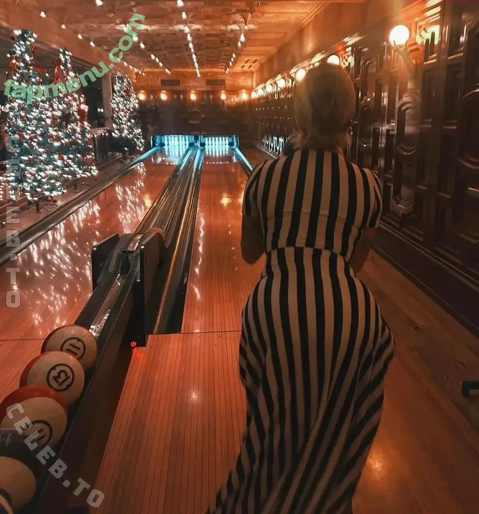 Courtney Miller nude photo #1024 (co_mill / typicalvlogs)