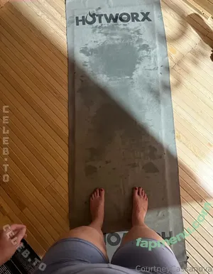 courtneycassanova / court.cassanova / courtneycassanova.vip / cumwcourt nude photo #0158