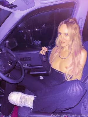 courtneyriverss / courtneyyrivers nude photo #0093