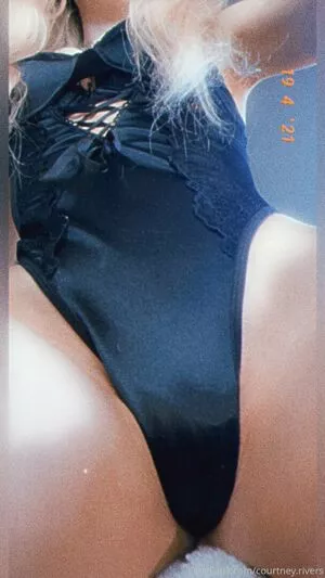 courtneyriverss / courtneyyrivers nude photo #0137