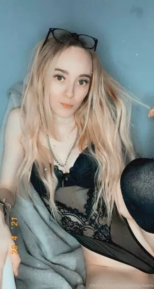 courtneyriverss / courtneyyrivers nude photo #0141