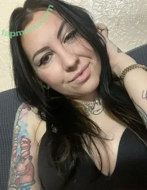 courtneysinsxo / courtney_sins_xo / xxxcrystalcoxgw nude photo #0005