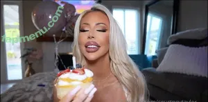 courtneytaylor / yourfavoritemattressactress nude photo #0053