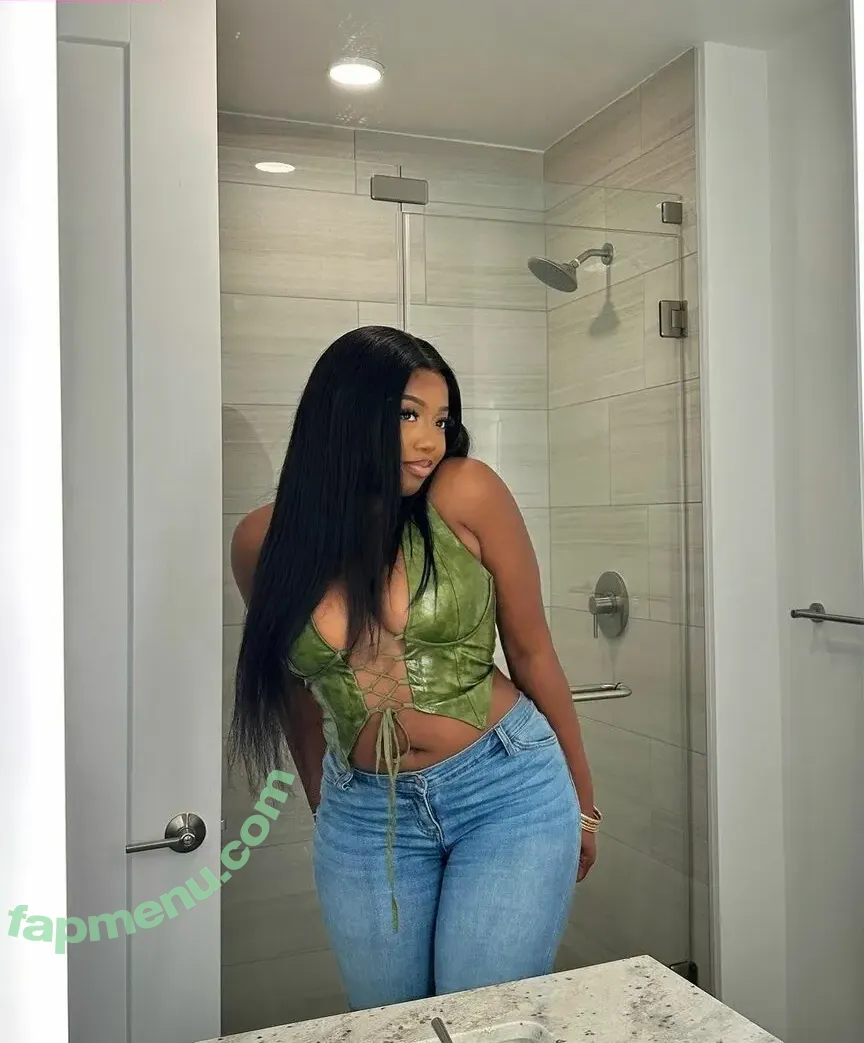 Courtreezy nude photo #0015 (Courtreezy)