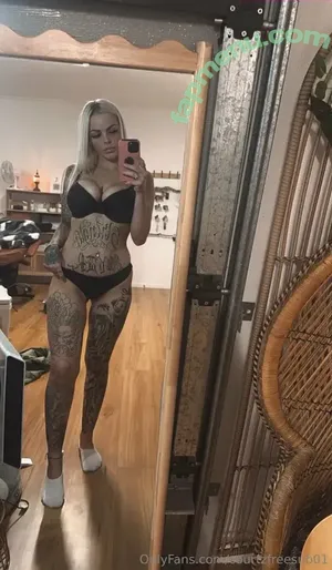 courtzfreesub01 / courtreezy nude photo #0002