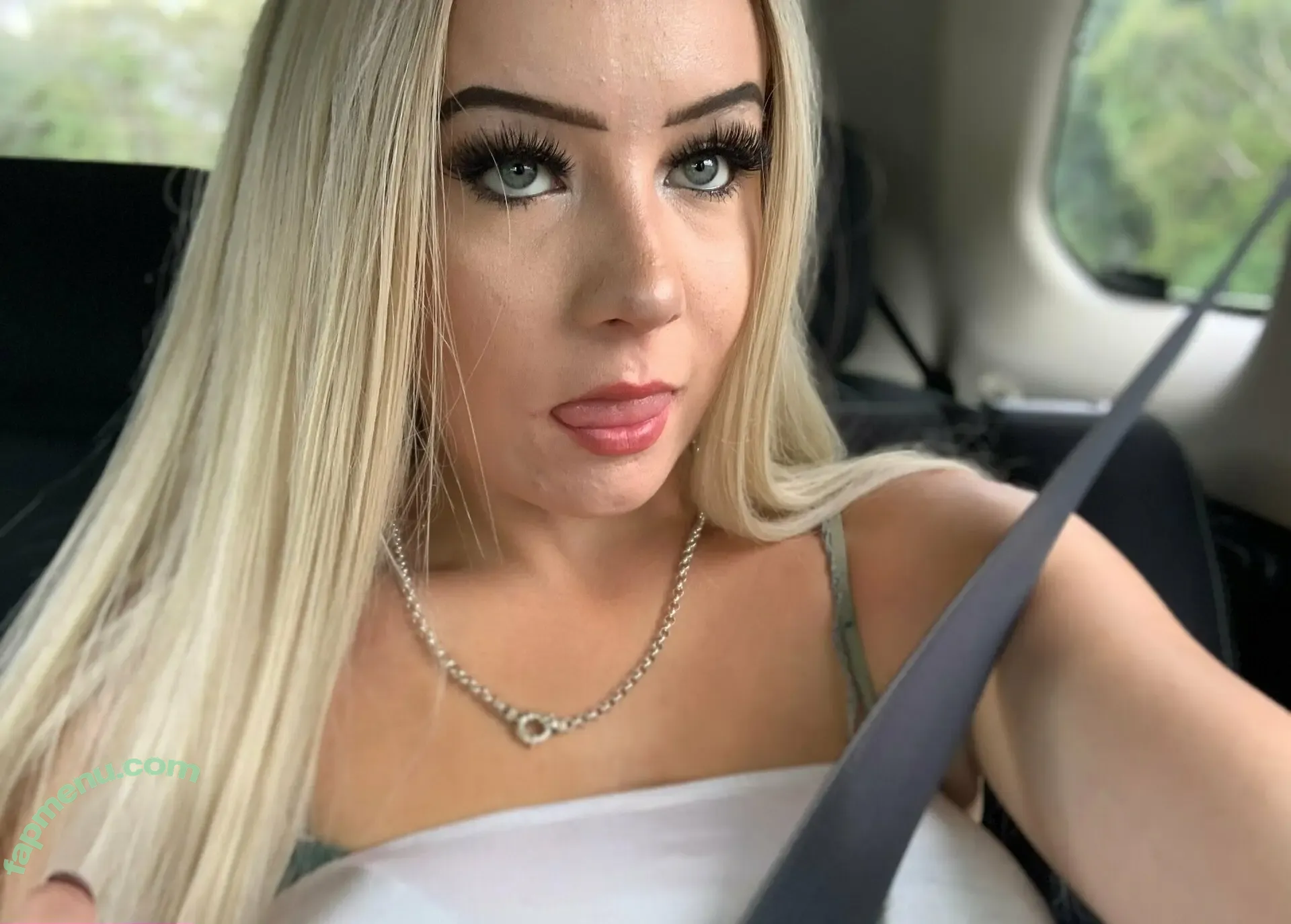 creampxequeen nude photo #0033 (cremedel_lacreme)