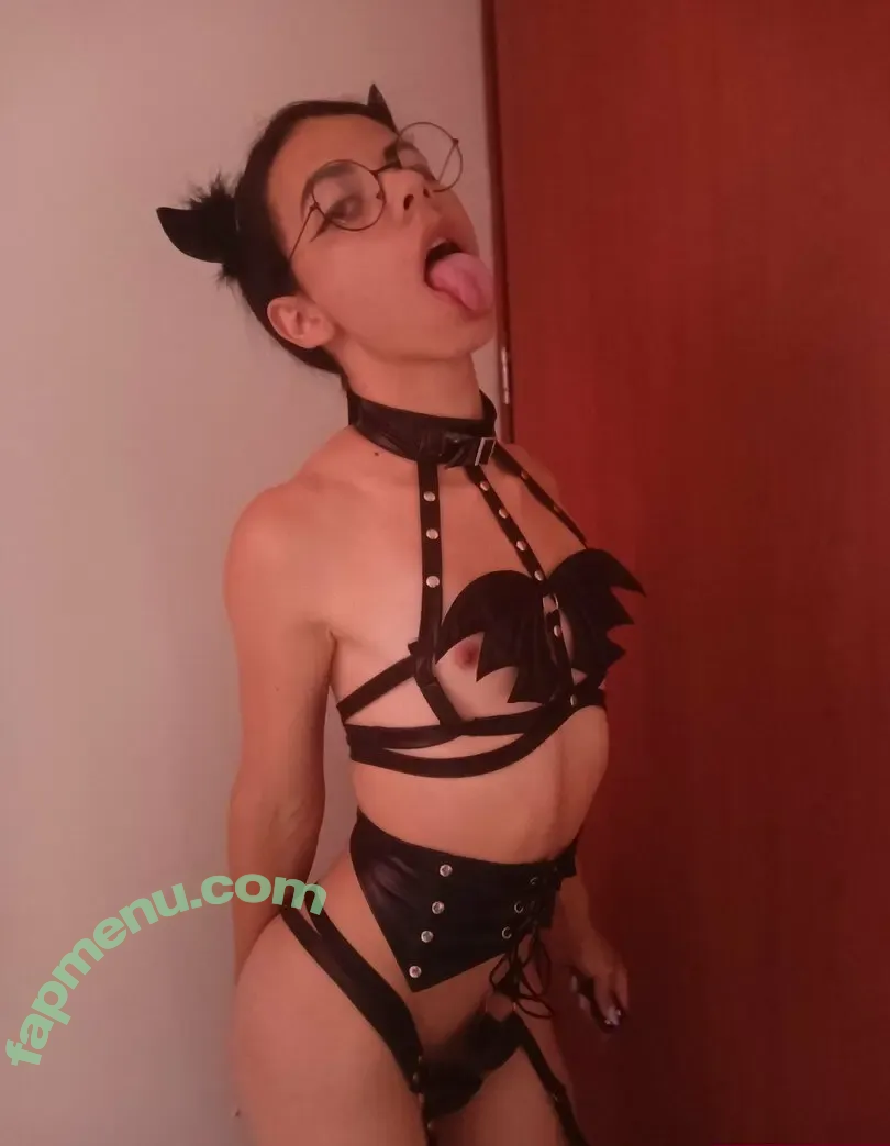 crhiztrap nude photo #0042 (crhiztrap)