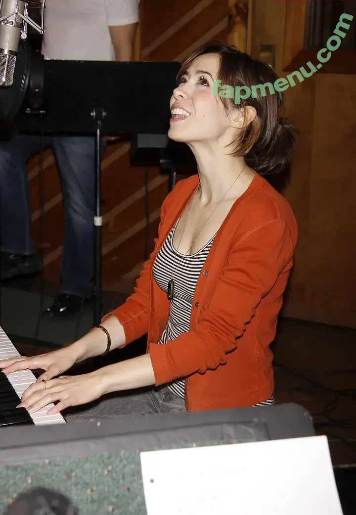 Cristin Milioti nude photo #0094 (cristinmilioti)