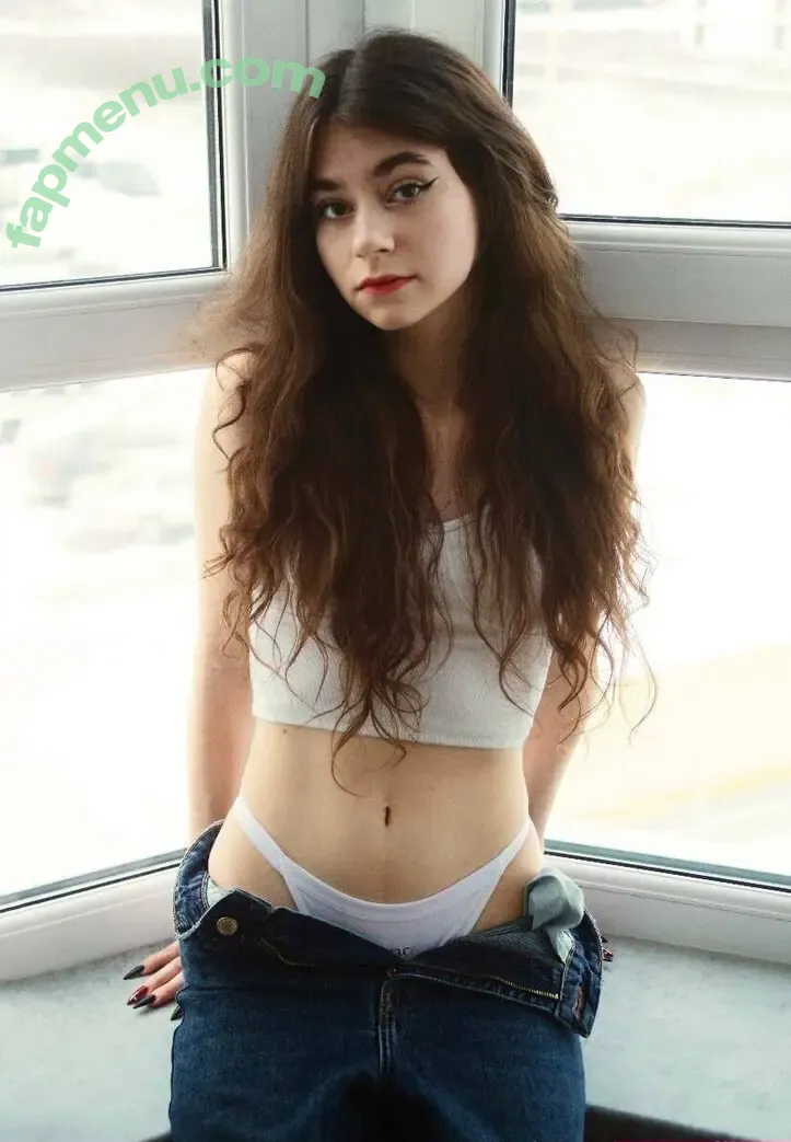 Cristina Moore nude photo #0005 (cristina_moore / cristina_moore11 / ellb_a)
