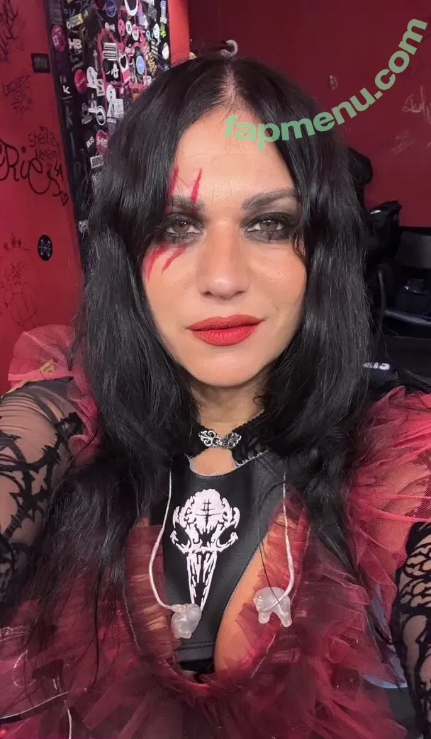 Cristina Scabbia nude photo #0043 (cristinascabbia)