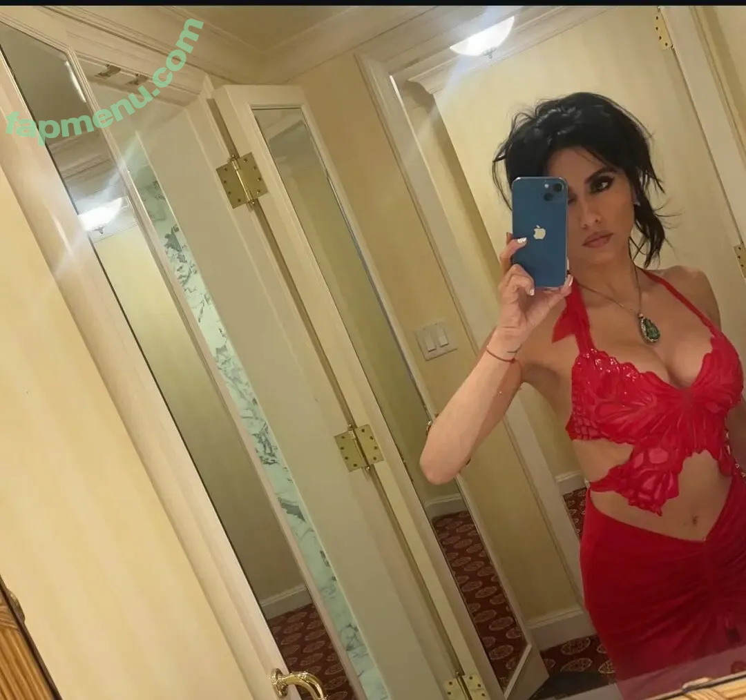 Cristina Valenzuela nude photo #0127 (Vee / cristinavox)