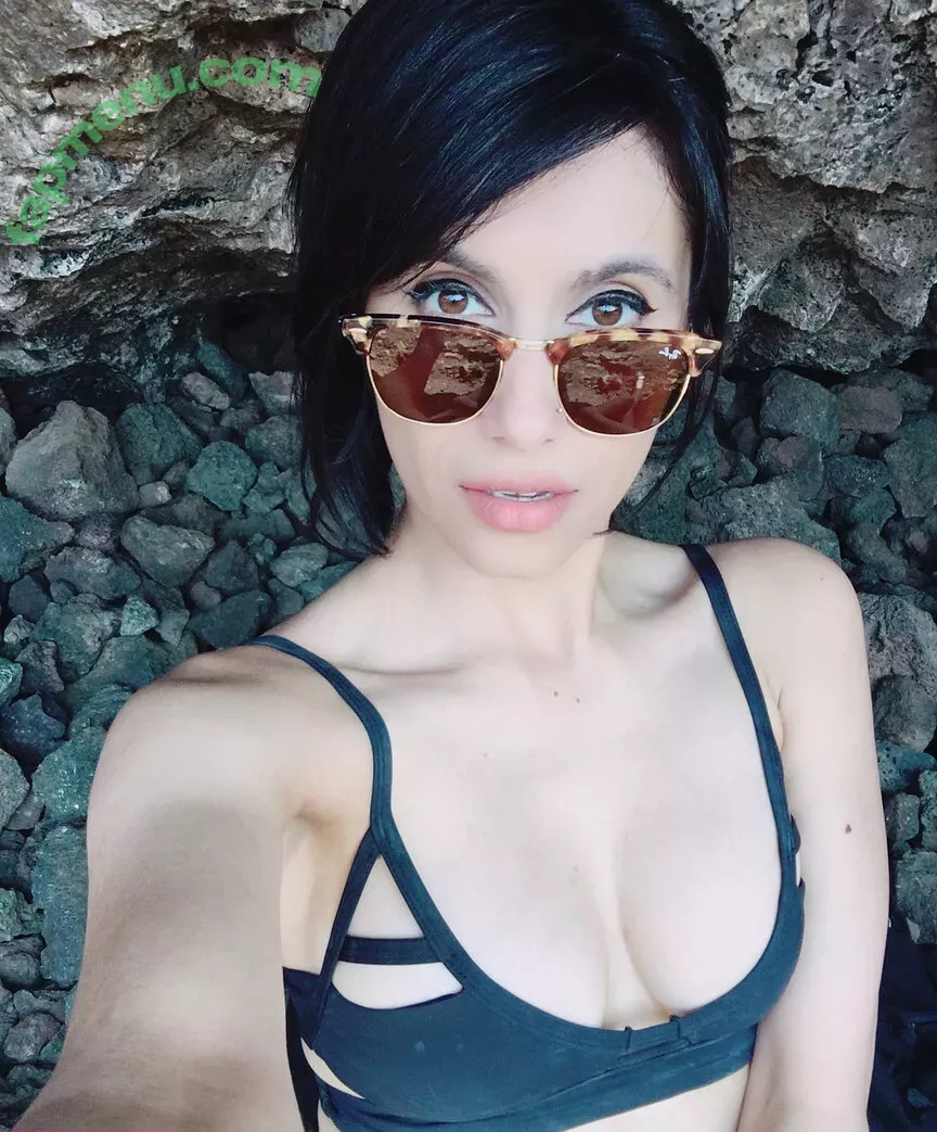 Cristina Vee Valenzuela nude photo #0008 (CristinaVee / cristinavox)