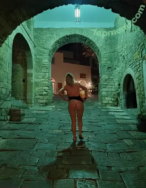 croatianbarbiegirl1997 / goldendreambarbie nude photo #0151