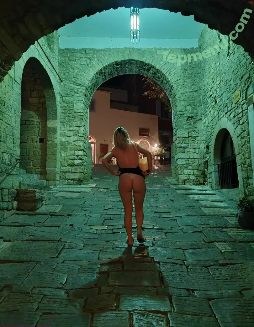 croatianbarbiegirl1997 nude photo #0151 (goldendreambarbie)