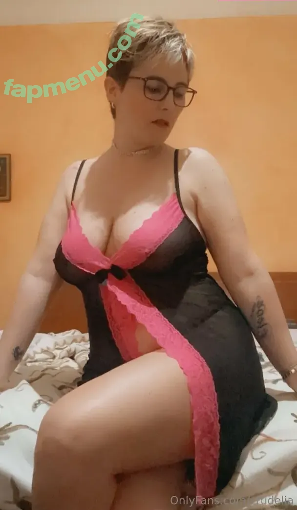 crudelia nude photo #0012 (crudeliamemon)