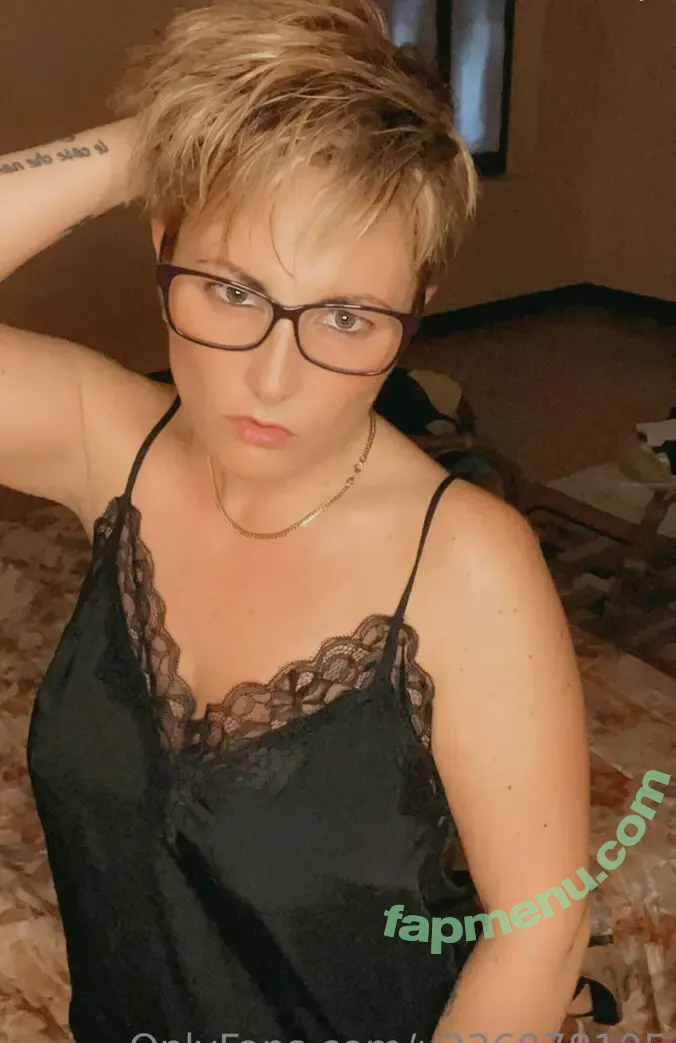 crudelia nude photo #0017 (crudeliamemon)