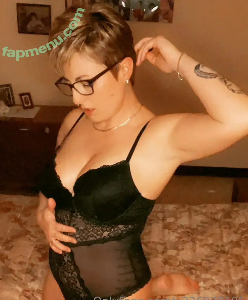 crudelia nude photo #0019 (crudeliamemon)