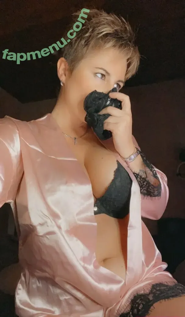 crudelia nude photo #0025 (crudeliamemon)