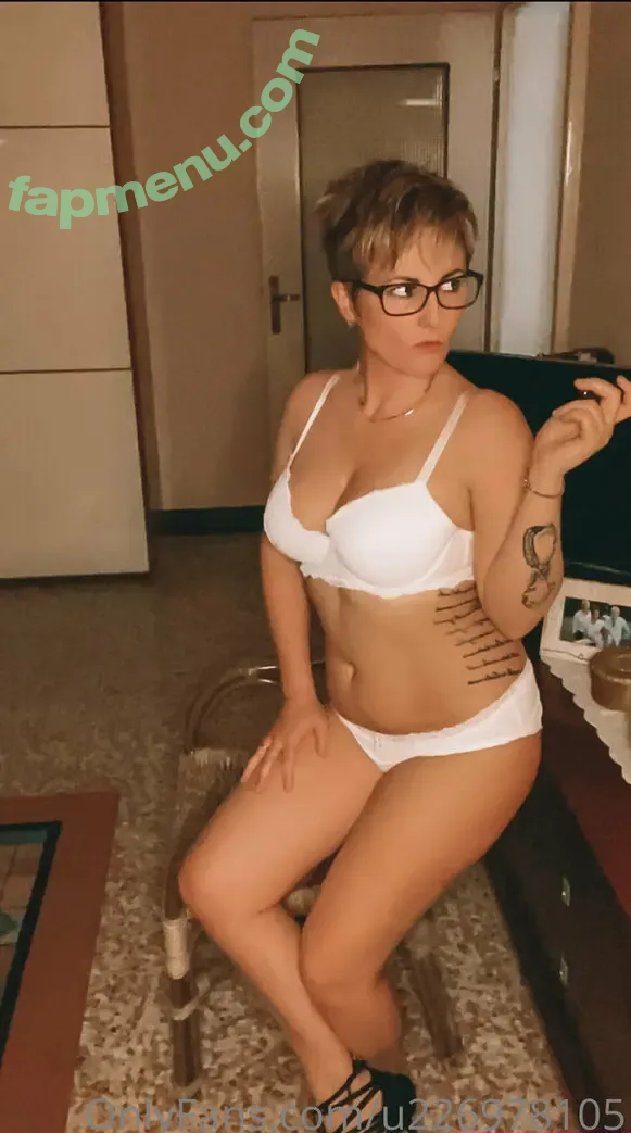 crudelia nude photo #0030 (crudeliamemon)