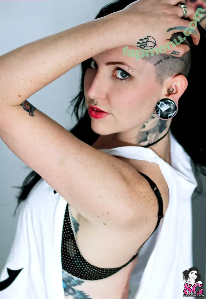 Cruella nude photo #0035 (cruelladk)