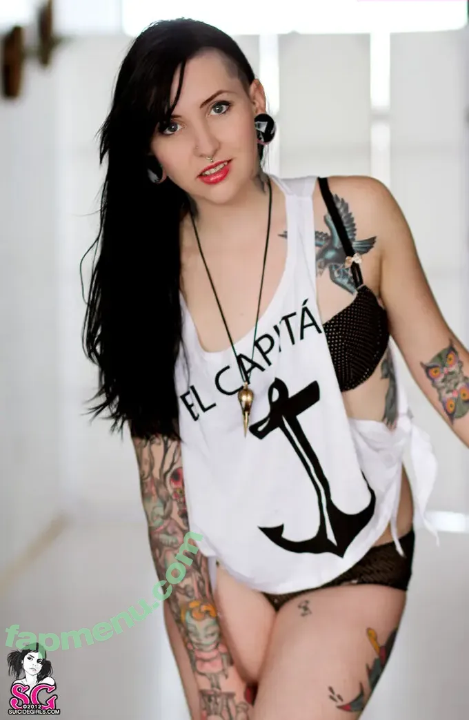 Cruella nude photo #0037 (cruelladk)
