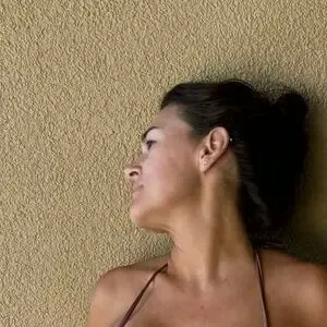 cryssie / hotmomnex.x.xtdoor / hotmomnexxxtdoor nude photo #0010