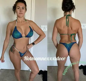 cryssie / hotmomnex.x.xtdoor / hotmomnexxxtdoor nude photo #0022