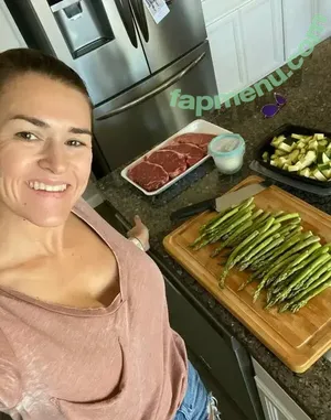 cryssie / hotmomnex.x.xtdoor / hotmomnexxxtdoor nude photo #0050