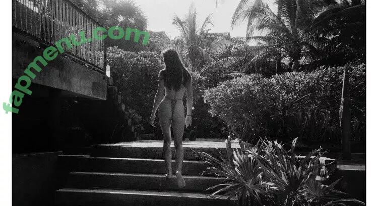 Crystal Reed nude photo #0117 (crystalmreed)