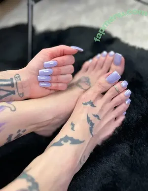 Crystalinked / Crystal_inked_feet / crystal_inkked nude photo #0029