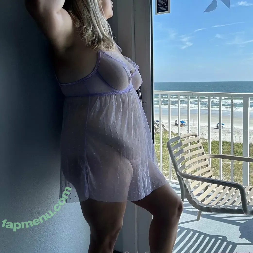 cuc_mbertart nude photo #0013 (cuc_mbertart)