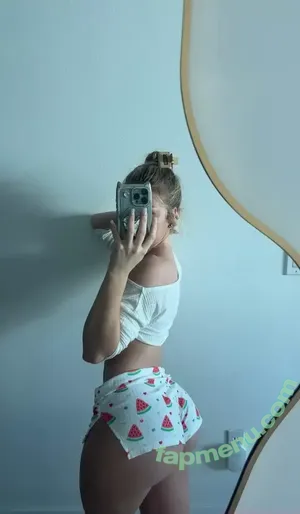 Cultureburns nude photo #0002