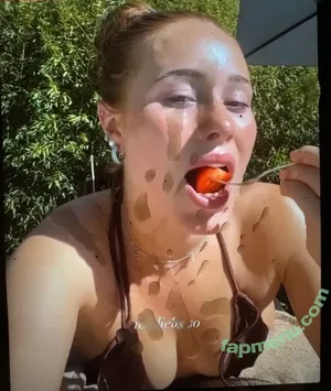 Cum Tributes / nikasofie nude photo #0388