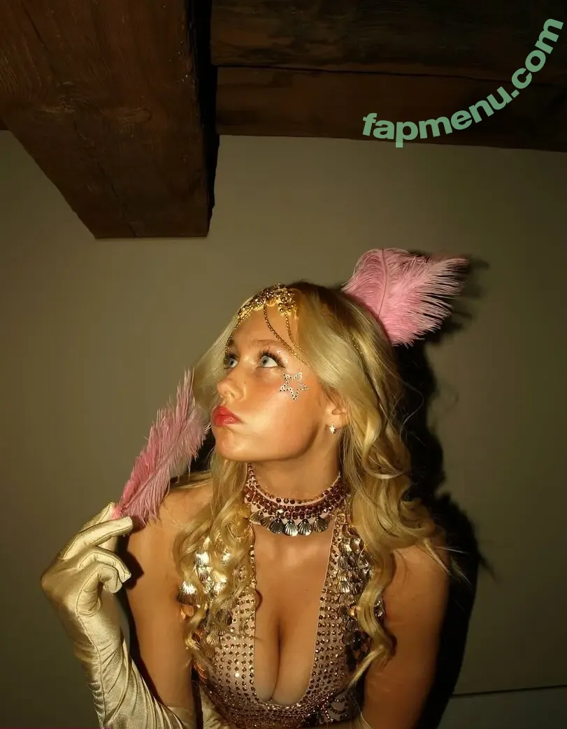 cupofchamomileteaa nude photo #0012 (caroandersenn)