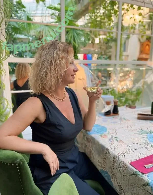 curly.miavip nude photo #0090 (miamatangi)