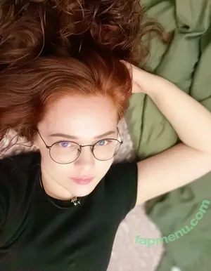  nude photo #0004