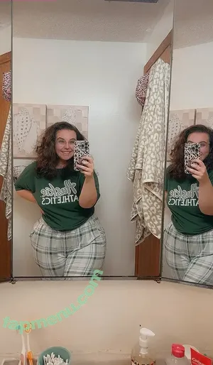 curlyfrycrissy / curlyfries / curvycurlychrisy nude photo #0005