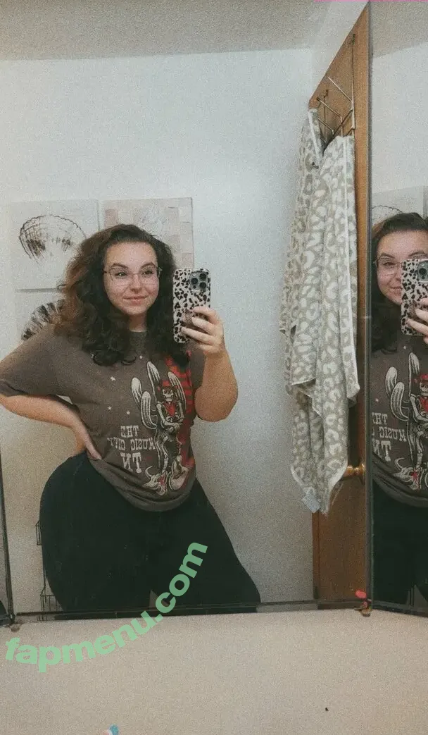 curlyfrycrissy nude photo #0014 (curlyfries / curvycurlychrisy)